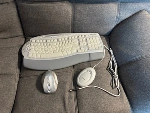 Microsoft Wireless Laser Desktop Ergonomic Curve Keyboard & Mouse 6000, Mac - Picture 1 of 8