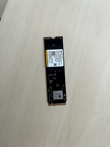 Micron 2400 512GB Gen 4x4 MTFDKBA512QFM PCIe NVMe M.2 2280 SSD - Bild 1 von 2
