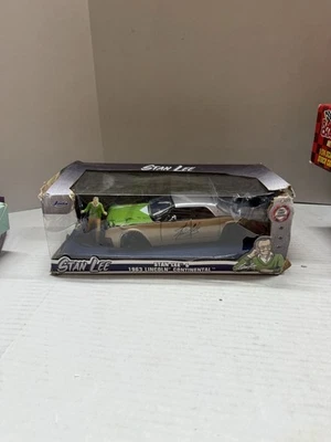 2019 Jada Toys HOLLYWOOD RIDES STAN LEE 1963 LINCOLN CONTINENTAL DieCast 1/24 - Image 1 of 4