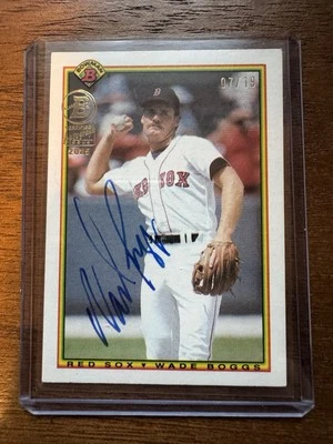 Autógrafo auténtico Bowman Wade Boggs 2025 automático/19 recompra patio Medias Rojas Topps Foto 1 de 2