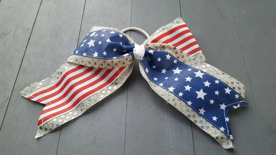 Cheer Bow Rojo Blanco Azul Lentejuelas Cola de Caballo Soporte Gimnasia Foto 1 de 2