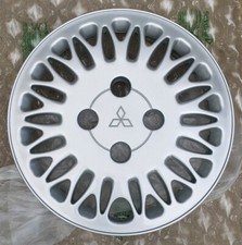 (1) Genuine NOS OEM 1994-1996 Mitsubishi Expo 14" Hubcap Wheel Cover MB891188-01