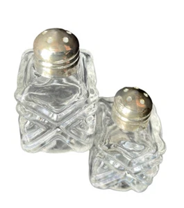 Salt and Pepper Shaker Individual SetCut Glass From Godinger Silver Art Co. - Picture 1 of 6