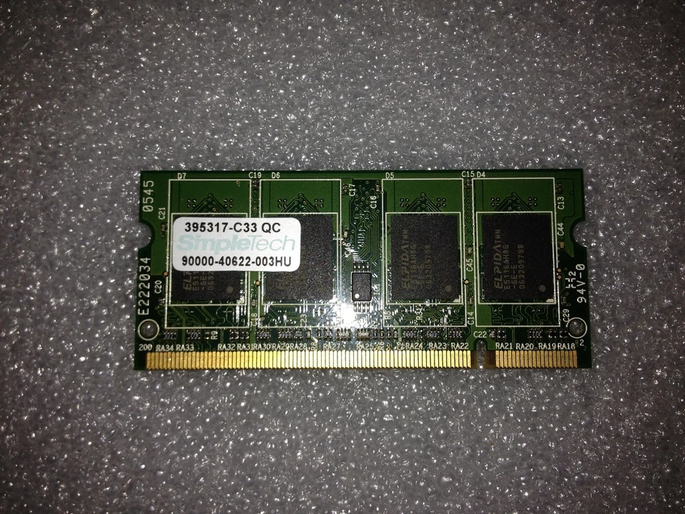 Memoria SoDimm DDR2 SimpleTech 395317-C33 512MB PC2-5300 667MHz CL5 200 Pin - Immagine 1 di 1