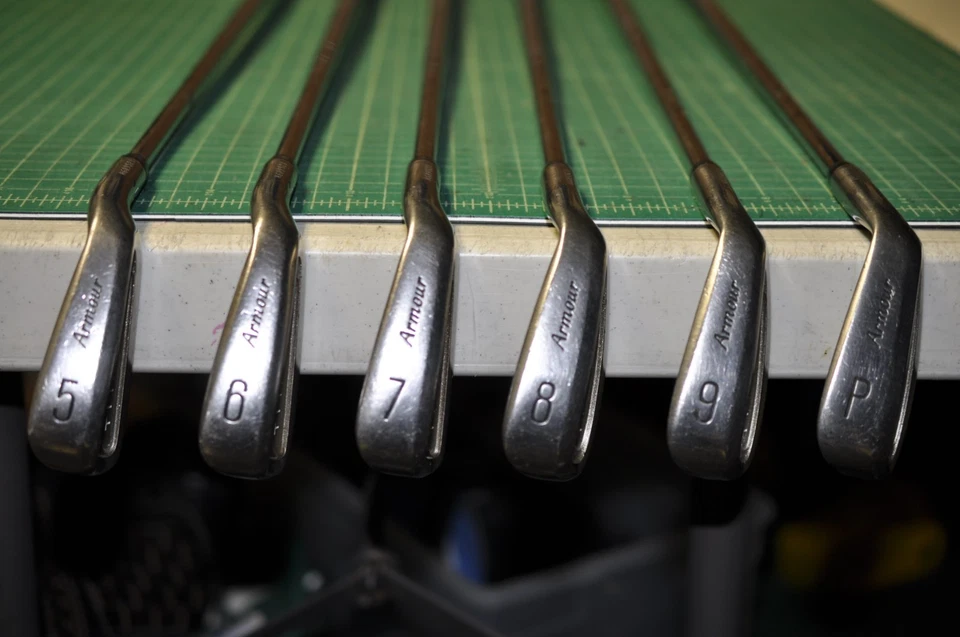 RH Armour 845s Titanium 5i-9i,PW Stiff flex steel 7i-37" #W431 - Image 1 of 4