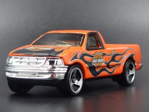 1997-2004 Ford F150 Pick-Up Camion Harley Davidson 1:64 Scala Modellino Auto - Foto 1 di 4