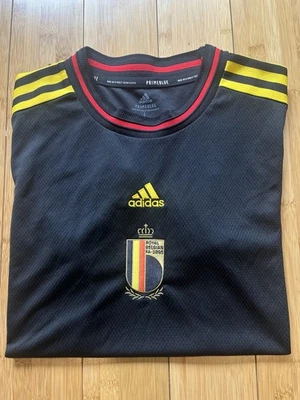 女式阿迪达斯比利时 2022 年主场足球球衣 | 大号 | 黑色 — 第 1/4 张图片