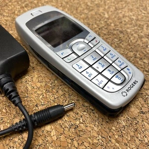 Téléphone portable Nokia 6010 vintage beaucoup de musique collector Rogers - Photo 1 sur 9