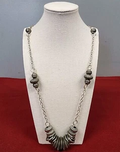 Grueso Collar Metálico Cuentas Tono Plata Cadena Larga Moda Declaración - Imagen 1 de 9