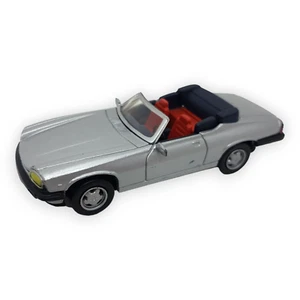 NewRay Jaguar XJ S V12 1988 Argento 1 43 Modellino Auto Car Cabrio Giocattolo da Collezione - Foto 1 di 9