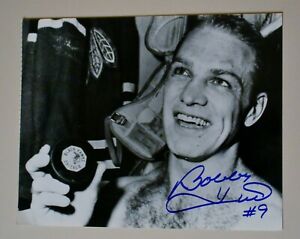 BOBBY HULL AUTOGRAPHED 8 X 10   #9