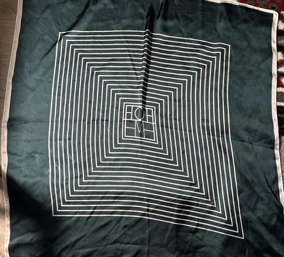 Bufanda geométrica Sparkling For Love verde y blanco hecha en China  Foto 1 de 4