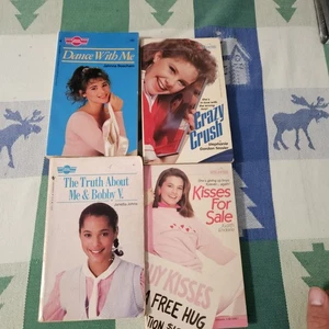 Teen Romance Paperback Lot Of 4 Books Sweet Dreams And Wildfire Series - Picture 1 of 9