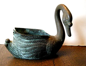 Jardinera grande vintage de 14" de bronce pesado Verdigris Swan con pátina - Imagen 1 de 8
