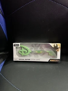 Star Wars The Child Grogu Mandalorian Edición Especial 2020 WDW Disney Key NUEVO - Imagen 1 de 3