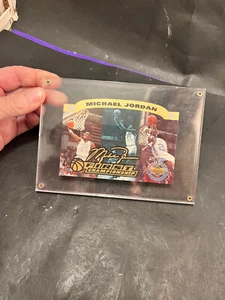 1995 Upper Deck Michael Jordan First Championship UNC Jersey Number 4722/5000 - Picture 1 of 8