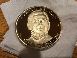 2009 Presidential RONALD REAGAN 24k gold-layered Trial Coin - Proof Quality - Picture 1 of 12