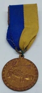 Prendedor medalla oro Derby caja jabón madera pino vintage Boy Scouts - Imagen 1 de 5