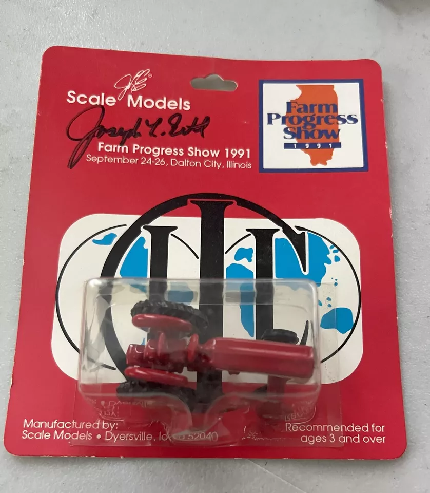 VTG SIGNED JOSEPH L. ERTL International 606 1991 Farm Progress Show Scale 1/64 - Image 1 of 4