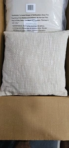 *Box mit 10* Neu, VERSIEGELT luftdicht, 16x16" Kissen. Hellbraun/weiß gewebt 100% Polyester - Bild 1 von 6