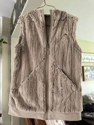 Chaleco con capucha The North Face XS Furlander marrón suave para mujer Foto 1 de 4