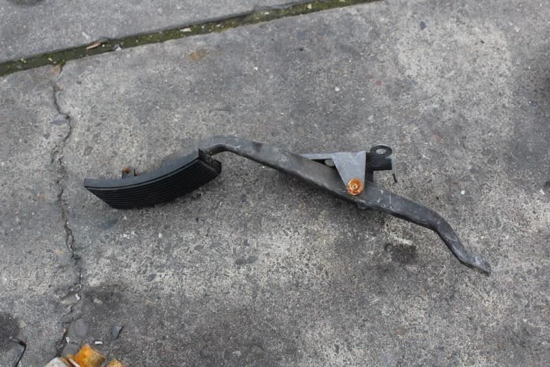 Ford Mustang 2001 2002 2003 2004 acelerador pedal de gasolina 3,8 L automático Foto 1 de 4