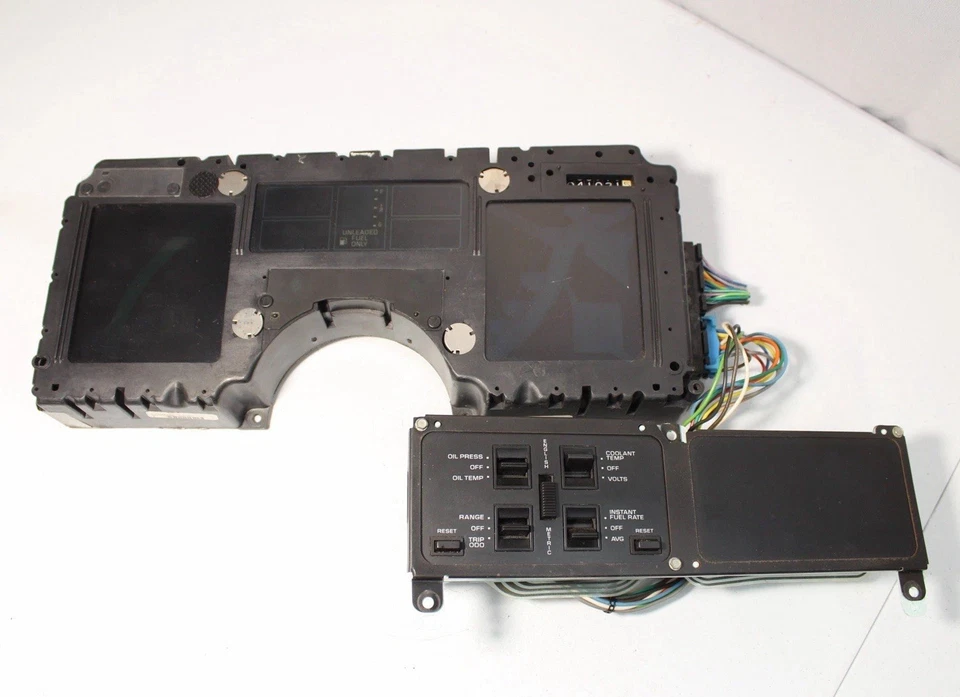 Chevrolet Corvette Cluster 1984 velocímetro centro de información 41.215 millas OEM Foto 1 de 4