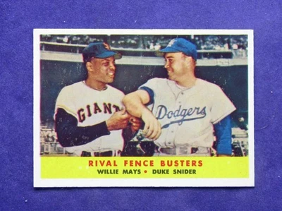 1958 Topps Rival Fence Busters #436 (Mays & Snider) *Tarjeta de aspecto muy nítido* Foto 1 de 3