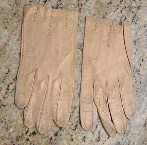 Vintage Size M Beige Kid Leather Formal 8" Gloves Eyelet Trellis Wrist - Picture 1 of 17