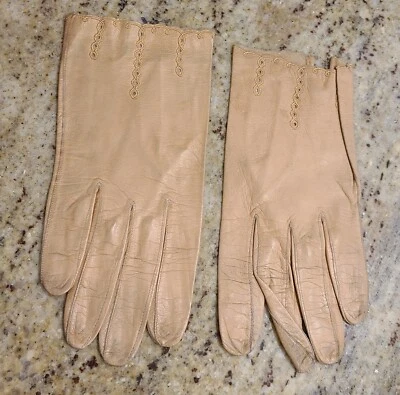 Luvas formais vintage tamanho M bege couro infantil 8" ilhós treliça pulso - Imagem 1 de 4