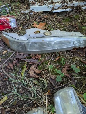 1998-2002 Oldsmobile Intrigue Headlight Passenger Right Side - Image 1 of 4