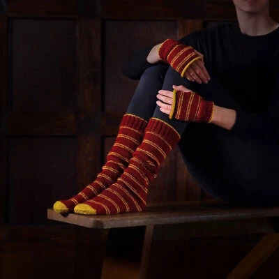 EAGLEMOSS HERO COLLECTOR Harry Potter Hogwarts Gryffindor Fäustlinge und Socken Strickset