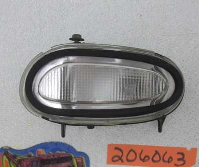 LUZ TRASERA LUZ DE REVERSA LADO DEL PASAJERO PARACHOQUES TRASERO FORD ESCORT SEDAN Foto 1 de 4