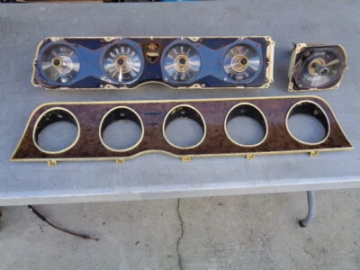 1968 FORD THUNDERBIRD 2-DOOR HARDTOP SPEEDOMETER INSTRUMENT CLUSTER GAUGES OEM - Image 1 of 4
