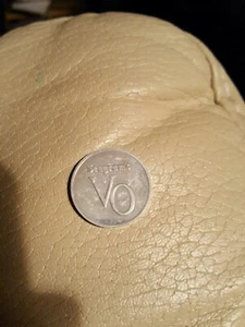 1988 seagram's vo mini whiskey Mardi Gras Doubloon new orleans nola vintage - Picture 1 of 2