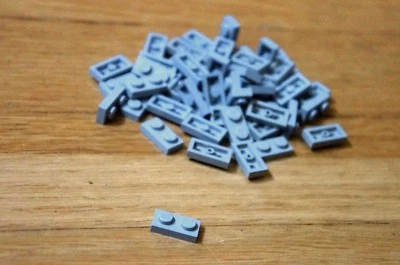 乐高 3023 盘 1 x 2 浅灰色 50 件套 — 第 1/4 张图片