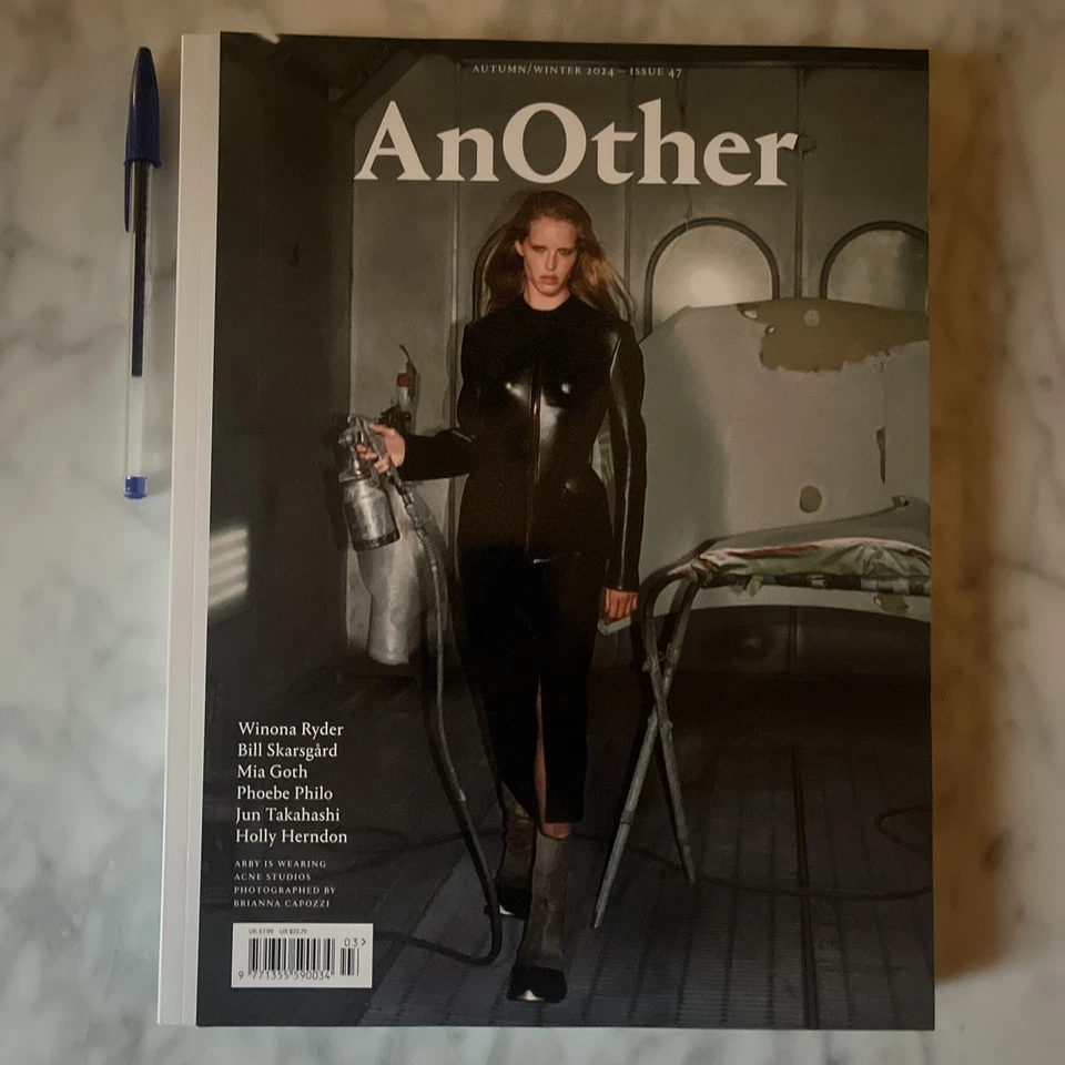 ANOTHER MAGAZINE Issue 47 A/W 24 ABBY CHAMPION cover  /  Winona Ryder & Mia Goth Foto 1 de 4