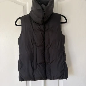 James Perse Yosemite Women’s SZ 0  Puffer Funnel Neck Vest Black Jacket  - Picture 1 of 10