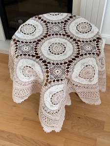 Vintage-Tischdecke aus Handarbeit  Westeuropa ca. 90×90 cm - Bild 1 von 5