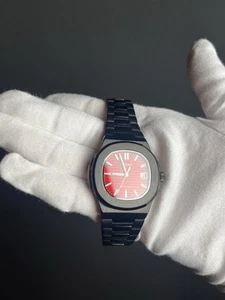 40mm Automatic Watch – Red Dial | Integrated Bracelet | Sapphire Crystal - Picture 1 of 3