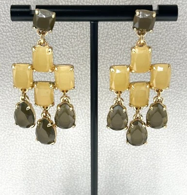 Pendientes de araña cuadrados Kate Spade Branton con piedras crema y ahumadas Foto 1 de 4