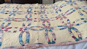 Vintage Double Wedding Ring Quilt - Picture 1 of 10