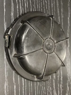 OEM 03 - 06 Lincoln Navigator Xenon Headlamp HID Bulb Cover Lid Cap Seal Back  - Image 1 of 4