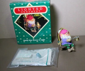 Vintage Hallmark Keepsake Magic Lighted Ornament North Pole Power & Light 1987 - Picture 1 of 6