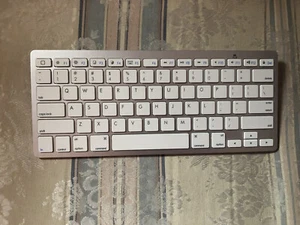 Anker K1280 Bluetooth Wireless Keyboard - Silver For Apple Devices - Picture 1 of 3