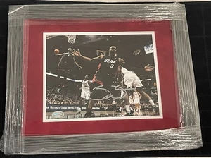 Foto incorniciata Dwyane Wade Miami Heat firmata 8x10 Alley-Oop to Lebron James - Foto 1 di 4