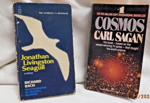 Two Classic Beach Books Cosmos Carl Sagan Jonathan Livingson Seagull Vintage - Picture 1 of 10