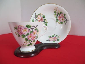 Clarence Tea Cup and Saucer Made in England Vintage White With Floral Pattern - Picture 1 of 5