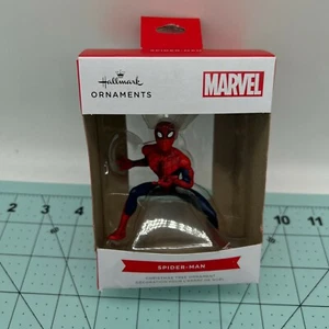 MARVEL SPIDER-MAN 🎄 CHRISTMAS TREE ORNAMENT HALLMARK (2021) - Picture 1 of 4
