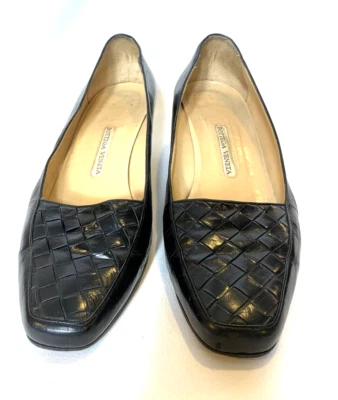 Zapatos de salón Bottega Veneta para mujer 7 negros de cuero tejido canasta italiana de colección Foto 1 de 4
